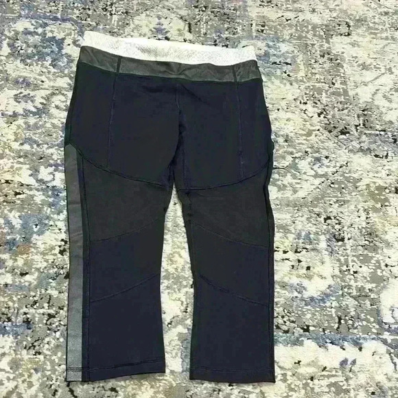 Lululemon cropped leggings - Picture 2 of 5